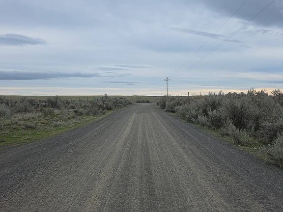 4th image of 951 S Longmeier Rd