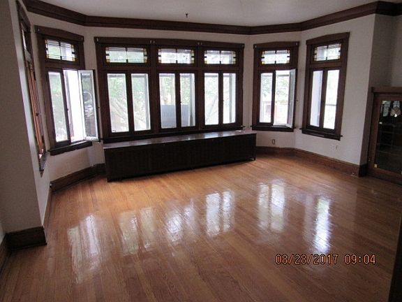 4th image of 6419 S Artesian Ave