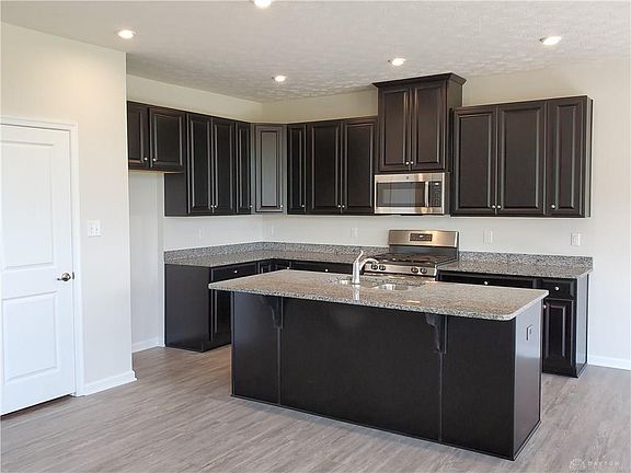 3rd image of 2153 Cresswell Dr