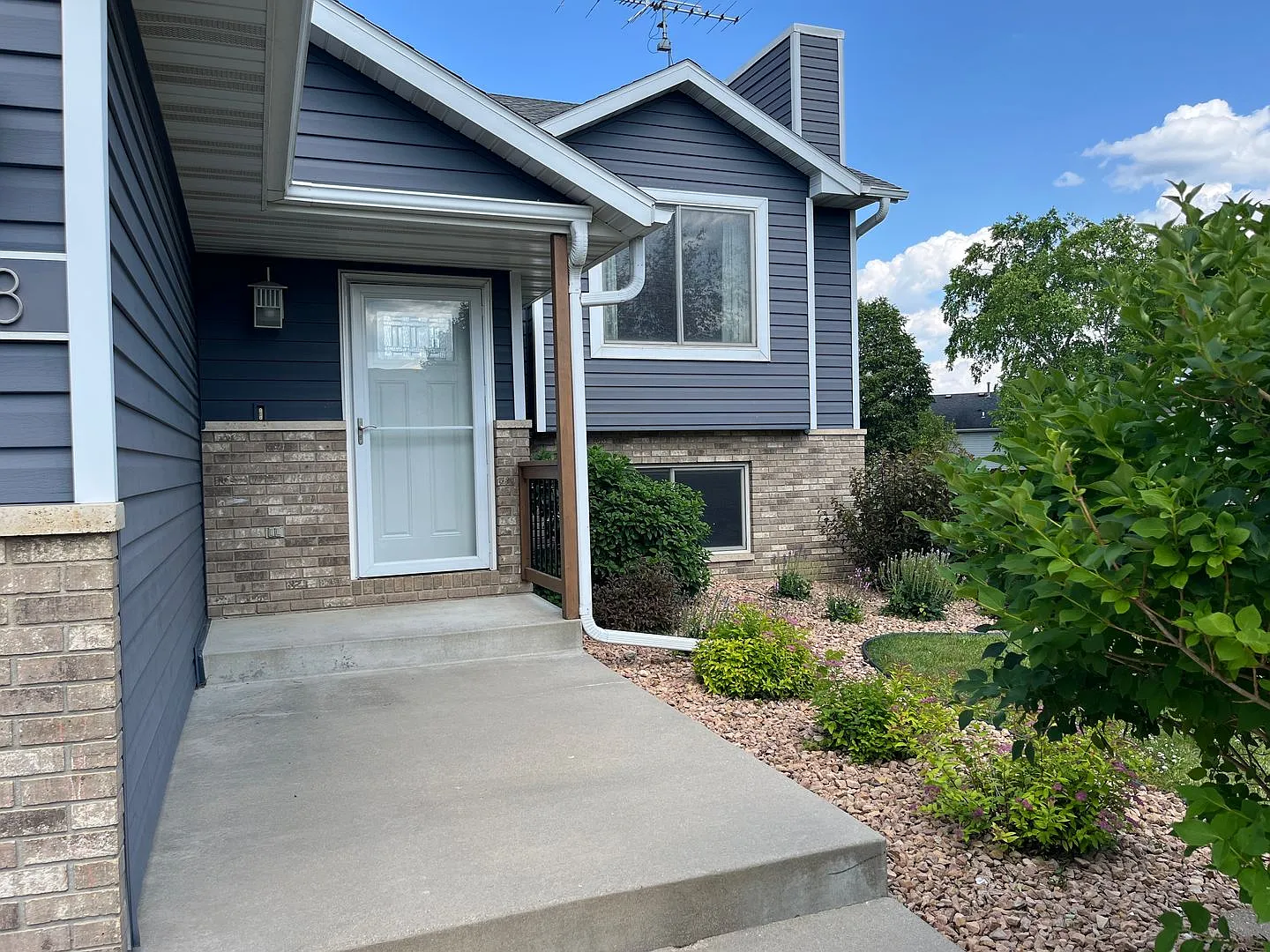 Beautifully Updated 4-Bed Home in Prime NW Location! — Photo 4