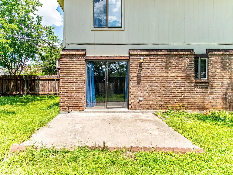 8517 Fathom Cir #B — Photo 12