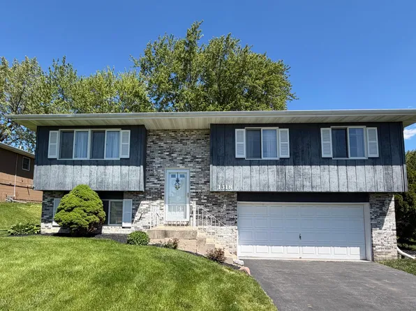 1318 Brandywine Rd, Crown Point, IN 46307