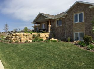 2268 Indy Dr, Dubuque, IA 52002