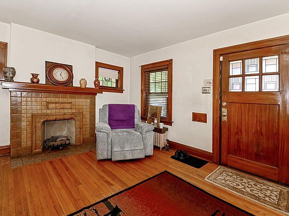 3rd image of 2551 Hollenshade Ave