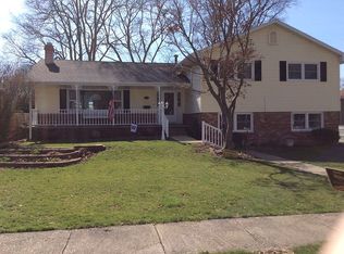 307 E Van Allen St, Tuscola, IL 61953