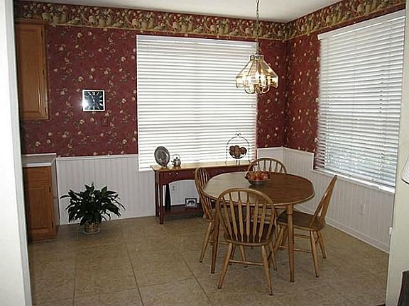 5th image of 4124 Sun Meadows St