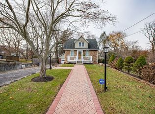 55 Kelsey Ave, Huntington Station, NY 11746