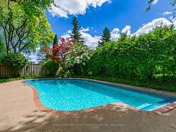 8 Boldmere Cres, Toronto, ON M2J 2R9