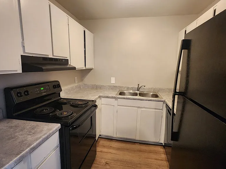 Riverbend Apartments — Photo 71