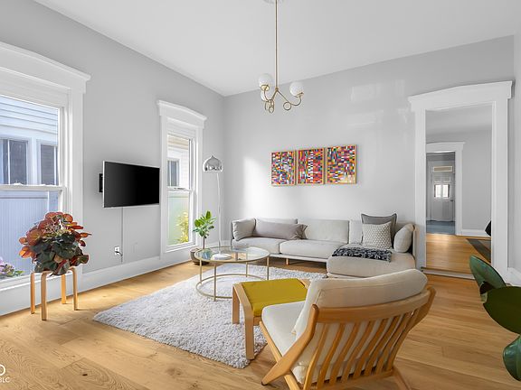 3rd image of 726 Lafayette Ave