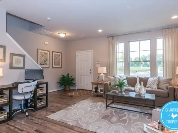 1007 Metropolitan Dr #1, Durham, NC 27713