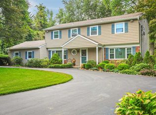 120 Greenlawn Rd, Huntington, NY 11743