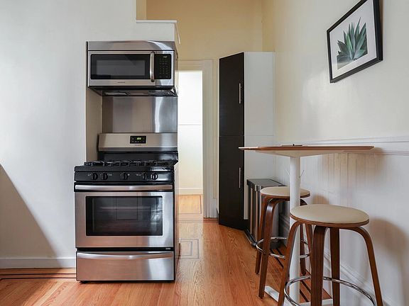 4th image of 1406 Lyon St #C