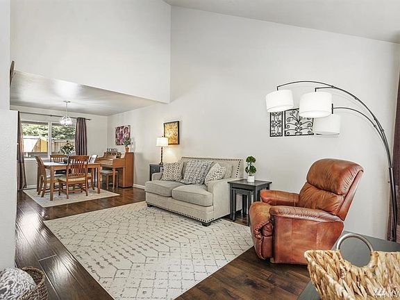 5th image of 1308 NW Slate Ln Unit 102
