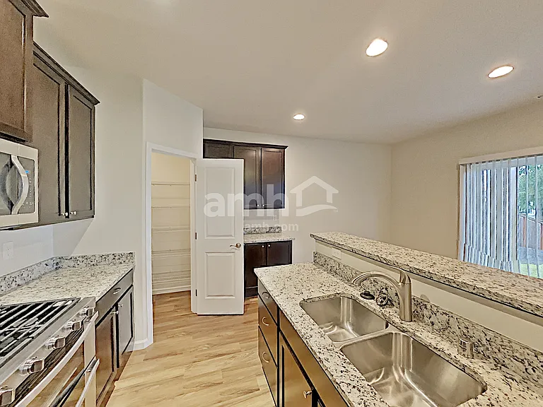 2668 Link Ave — Photo 3