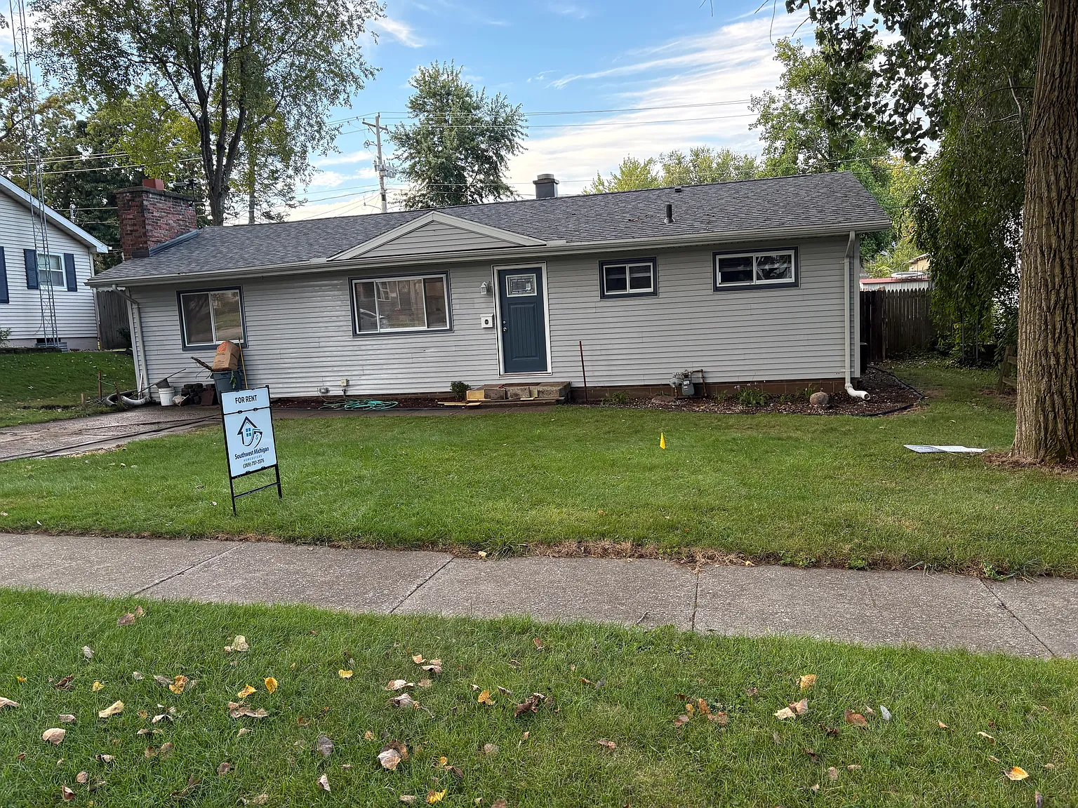 3 bed, 1050 sqft, $2,200 — Photo 1