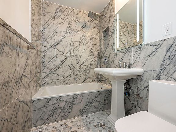 5th image of 401 E 74th St APT 18G