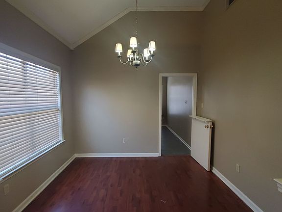 5th image of 762 Silver Sands Dr