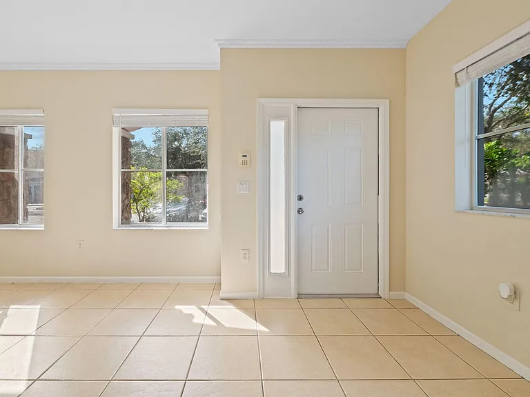 8299 SW 27th St #101 — Photo 3