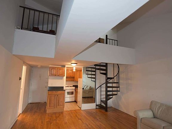 2nd image of 160 Bleecker St Penthouse B