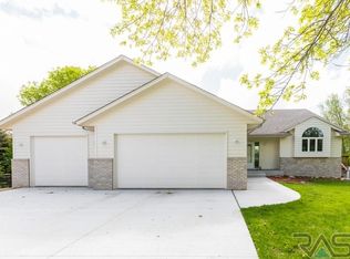 25767 Packard Ln, Renner, SD 57055