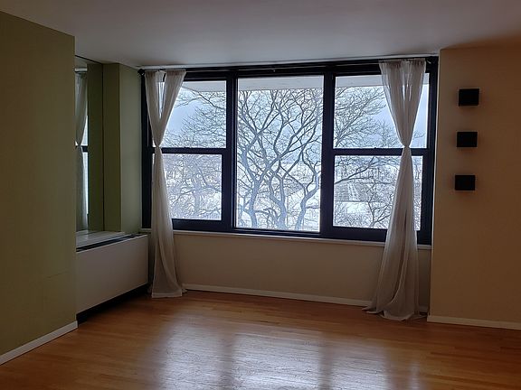 3rd image of 3440 N Lake Shore Dr APT 5B