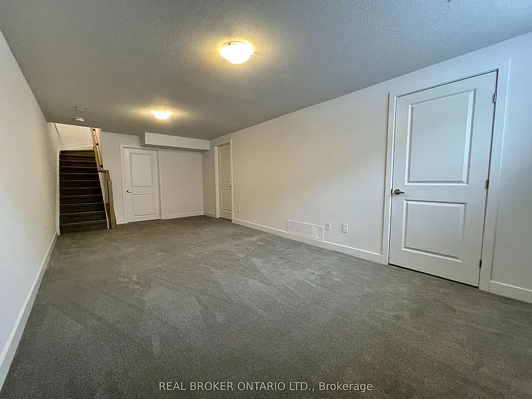 882 Solarium Ave — Photo 33