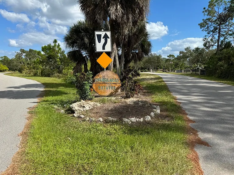 Snyder Dr — Photo 4