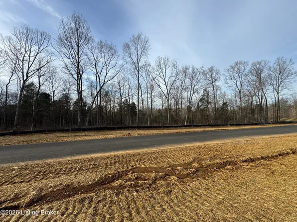 12 Lanai Dr, Shepherdsville, KY 40165