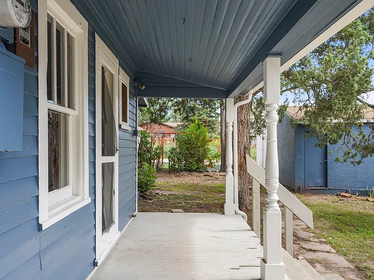 1105 E Boulder St — Photo 2