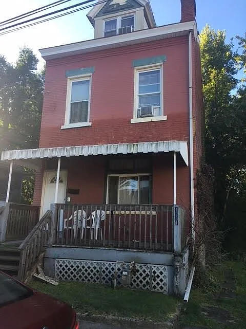 1231 Success St photo 1