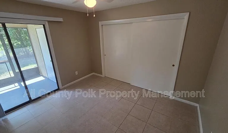 4917 Malibu Ct — Photo 9