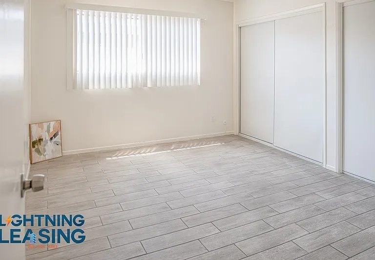 915 N Wilton Pl #309 — Photo 5
