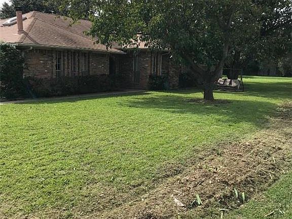 2nd image of 2611 Silvermeadow Ln