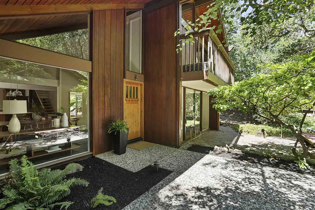 292 Moraga Way photo 1