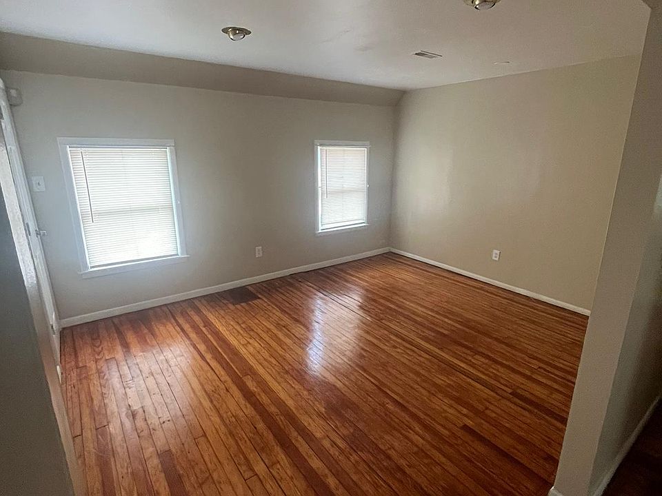 1st image of 528 Richmond Ave #4