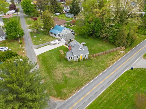 8 Anglewood Ave, Earleville, MD 21919
