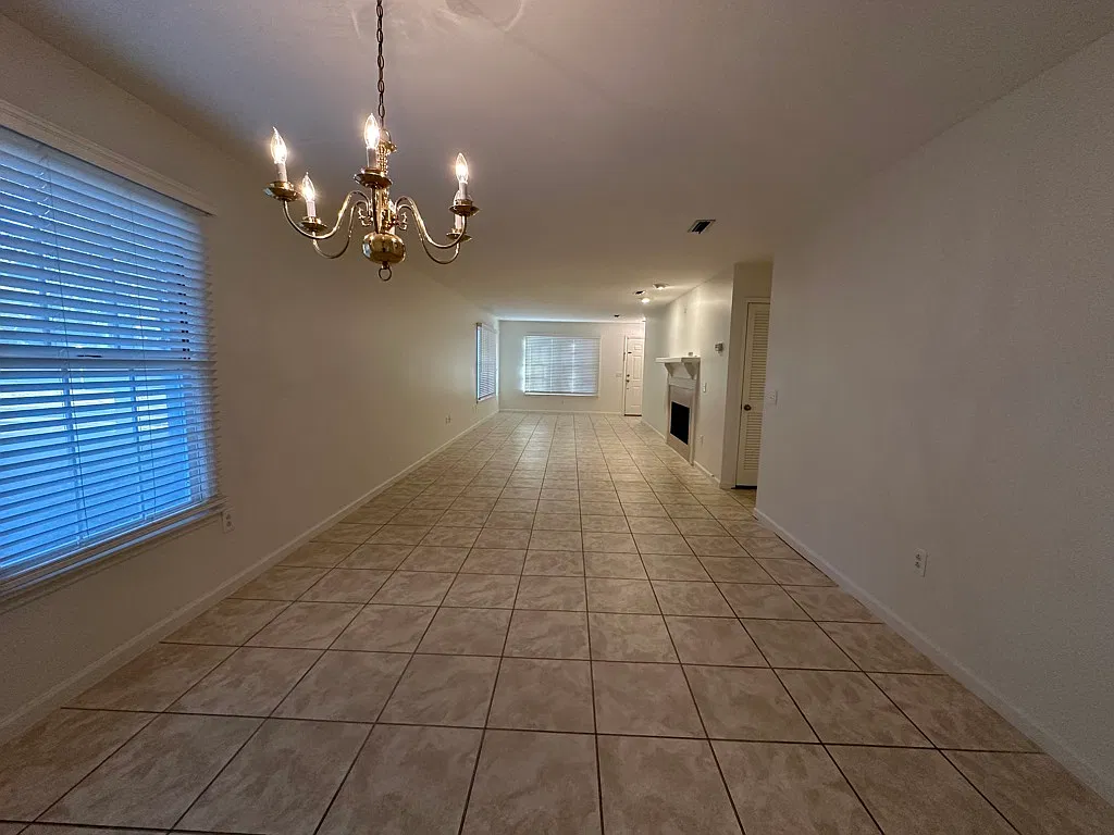 Charming and Updated Townhouse Retreat in Dothan, Alabama — Photo 4