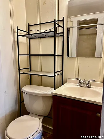 1 bed, 1.0 bath, 450 sqft, $900 — Photo 3