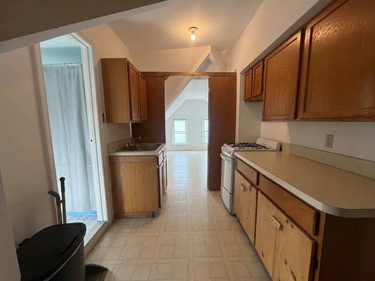 2 bed, $2,500 — Photo 2