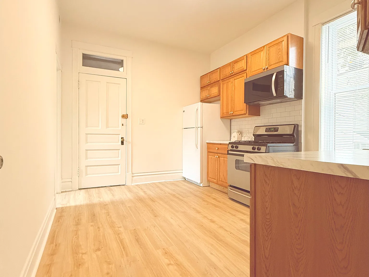 2 bed, 1350 sqft, $3,100 — Photo 4