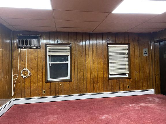 3rd image of 3914 Corporal Kennedy St