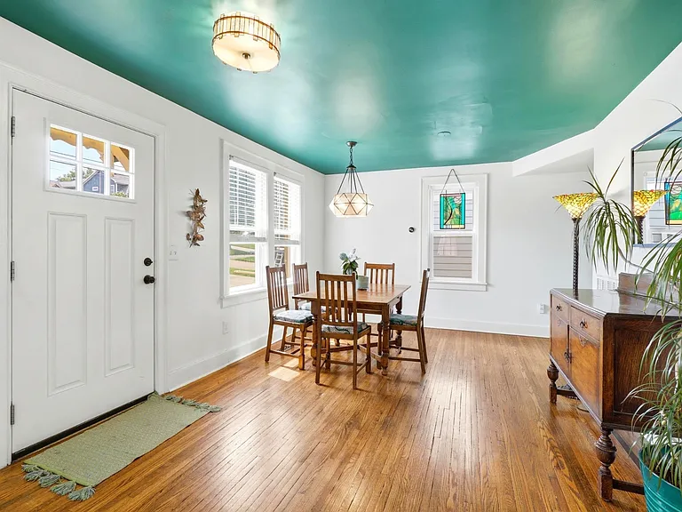 527 Stevenson St — Photo 9