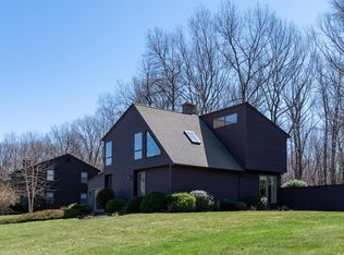 167 Overlook Dr, Northampton, MA 01062