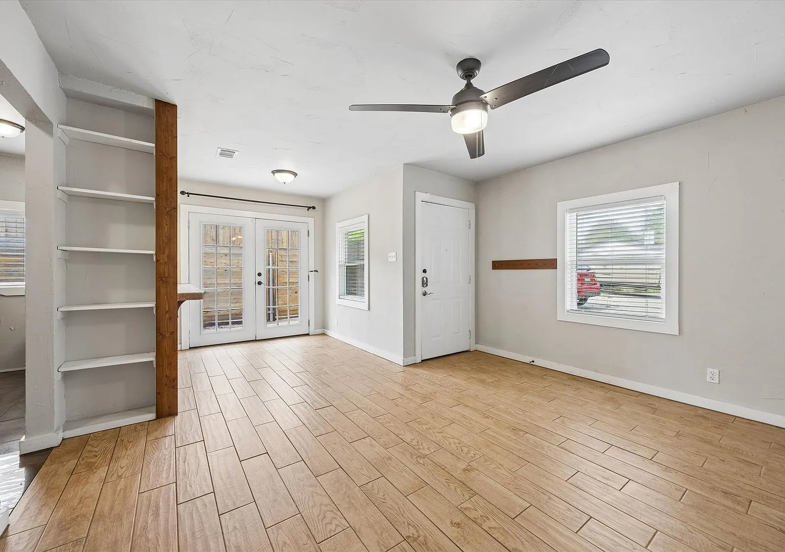 2717 Parker Lane — Photo 4
