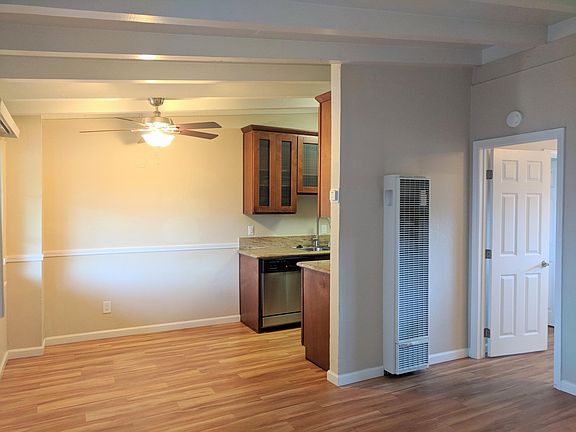 2nd image of 3043 Alma St