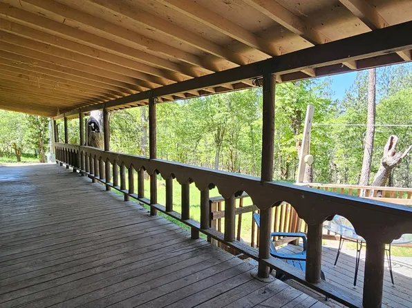 1824 Russell Rd, Merlin, OR 97532