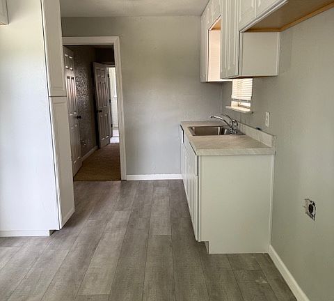 5th image of 2402 Rosemead Dr
