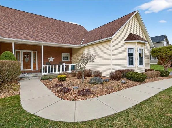 133 Willowbrook Dr, Auburn, NY 13021