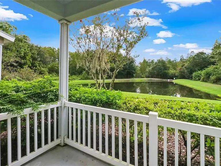 5016 Bridgeway Ln — Photo 2